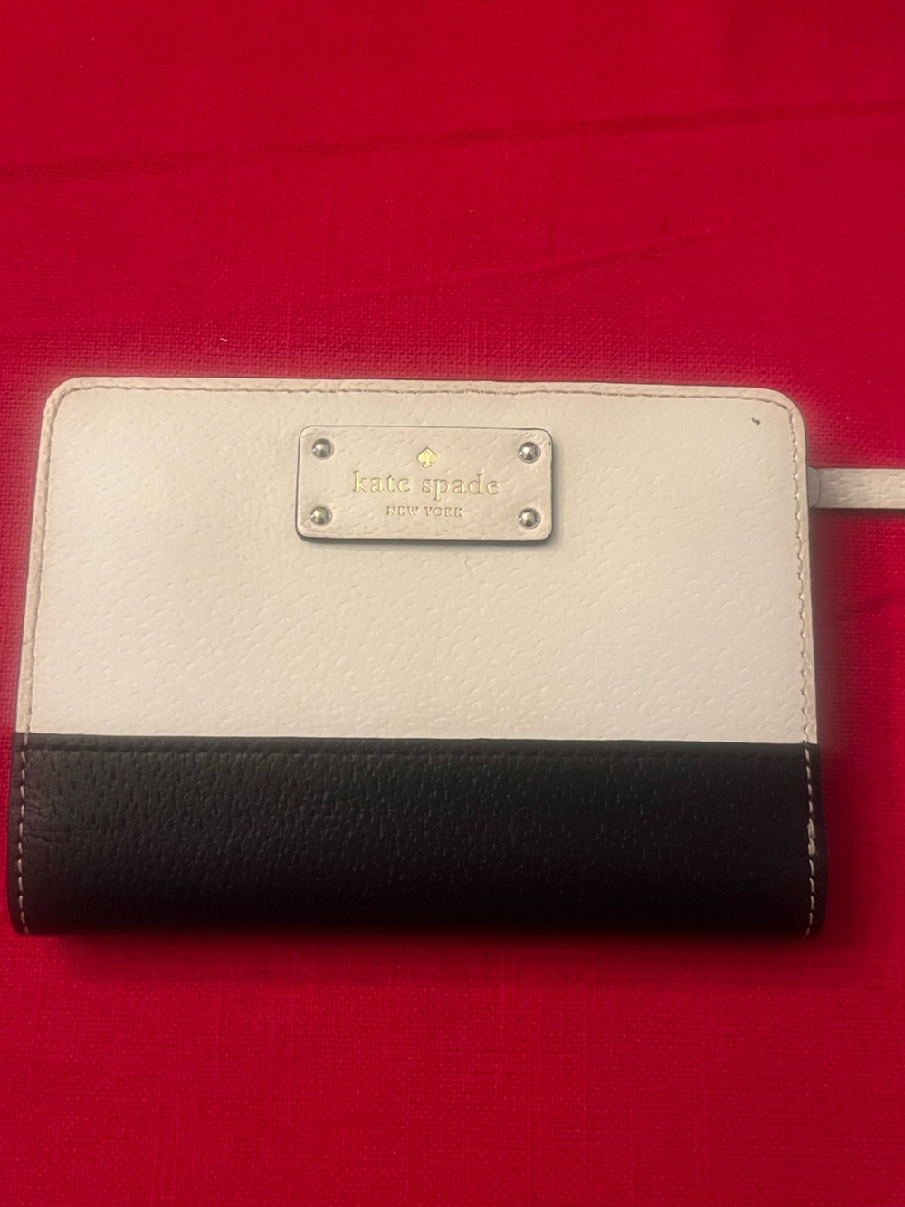 kate spade White and Black Leather Billfold Wallet | Great Condition